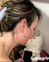 Amateur couple fucks on the bathroom floor