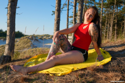 Buitensex-met-sexy-Sacha-Carina