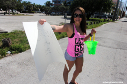 College-girl-Nena-Colada-Sucks-dick-at-carwash