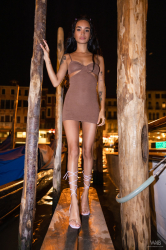 Nighttime-Venice-Without-Panties